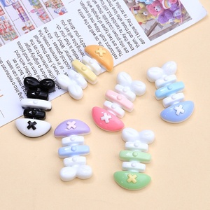 Breloques en résine en forme de poisson de dessin animé, accessoires faits à la main pour la vente en gros, pour la création de pinces à <span class=keywords><strong>cheveux</strong></span> et boucles de chaussures en colle crème DIY - Product Image 2