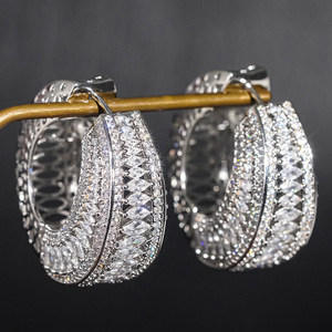 Orecchini a Cerchio Scavati con Zirconi Scintillanti a Marquise da Donna, Gioielli di Moda Audaci e di Carattere - Product Image 6