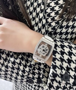 <span class=keywords><strong>Montre</strong></span>-<span class=keywords><strong>bracelet</strong></span> de luxe pour <span class=keywords><strong>femme</strong></span>, cadran rond, grand cadran argenté, avec <span class=keywords><strong>bracelet</strong></span> en <span class=keywords><strong>cuir</strong></span>, étanche, mouvement à quartz, <span class=keywords><strong>bracelet</strong></span> de 20 mm - Product Image 1