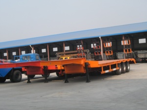 3 ejes 40 pies 50T 60T nuevo cuello de cisne Lowboy cama baja dimensiones del Semi remolque de camión de cama baja para la venta - Product Image 3