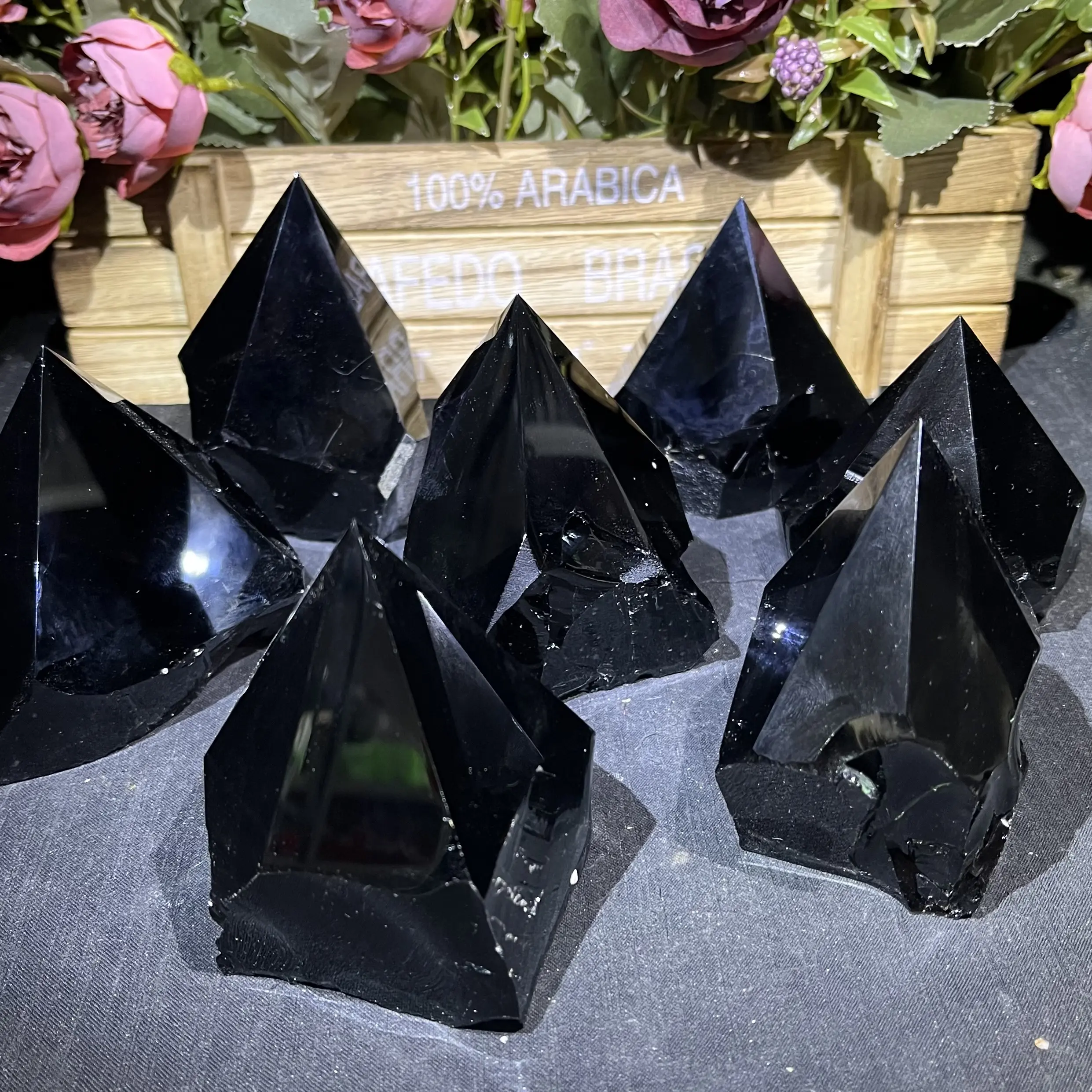 Groothandel Natuurlijke Kristallen Steen Half Gepolijste Stenen Inspirerende Reiki Helende Edelsteen Zwart Obsidiaan Ruwe Punt Voor Ornament