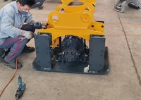 Compacteur à plaque vibrante hydraulique verticale haute fréquence 1,7-50 tonnes compatible avec les excavatrices, moteur et boîte de vitesses pour le compactage