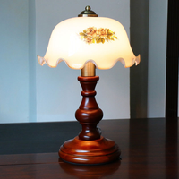 Lampe de bureau LED rétro simple en bois massif de style européen unique, pour chambre, salon, chevet, bureau, jardin américain, style Shanghai ancien, lumière blanc chaud