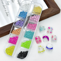 12 Grilles de Perles Mini Caviar Colorées pour Décorations d'Ongles 3D, Micro-Perles en Résine Mélangées, Accessoires de Manucure DIY