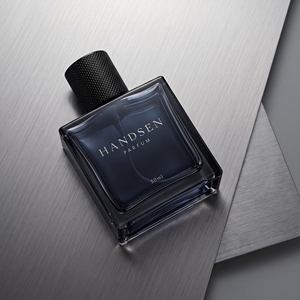 Botella de <span class=keywords><strong>Perfume</strong></span> Cuadrada de Vidrio Gris Oscuro de Lujo de 50 ml, Envase Vacío para Colonia Masculina con Pulverizador, Tapa Negra Texturizada, Logotipo Personalizado, Venta al Por Mayor - Product Image 2