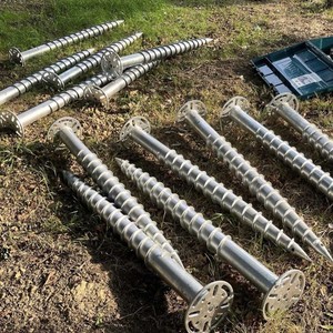 Pieux à vis en acier au carbone pour systèmes de montage solaire, galvanisés à chaud, pour fondations de maisons - Product Image 1