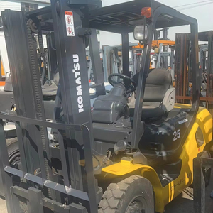 รถยกดีเซลโคมัตสึ FD25 2.5 ตัน สภาพดี พร้อมเสากระโดงแบบชั้นเดียว/สองชั้น/สามชั้น และรัศมีการเลี้ยว 1950 มม. - Product Image 1