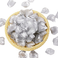 Vente en gros Fournitures de mariage Lot mixte de pétales de roses artificielles or argent à quatre feuilles Stock de fleurs décoratives jetées à la main