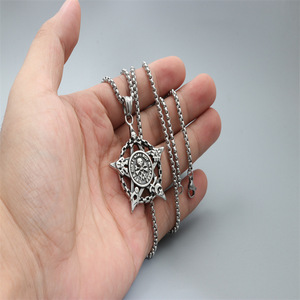 Collier pendentif tête de mort en acier inoxydable, bijoux à thème, cadeau pour hommes et femmes, Design à la mode - Product Image 2
