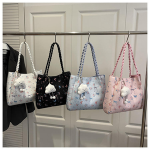 Bolsos de mujer de alta calidad, bolso tote de gran capacidad, nuevo bolso de hombro versátil con forro de PU a la moda. - Product Image 1