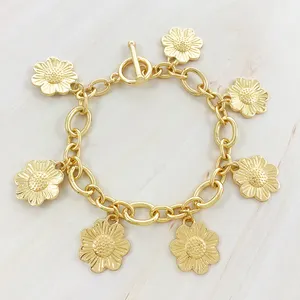 Professional Manufacturer fashion jewelry charm customize geometric flower gold plated Bracelet for women
