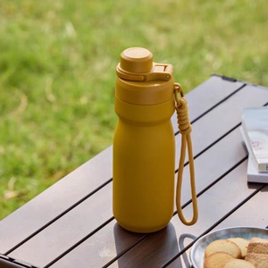 New Design Outdoor 560ml Portable Travel Mug with Hand Grip Insulation Vacuum <b>Flask</b> Water <b>Bottle</b> for Coffee - Product Image 3