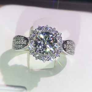 Anello con micro zirconi intarsiati effetto cielo stellato, molto venduto, gioiello da sposa alla moda per donna - Product Image 2
