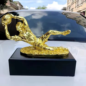 Trofeo Personalizzato in Resina con Logo, Guanti d'Oro, Trofeo per Portiere di Calcio, Personalizzazione in Resina - Product Image 4