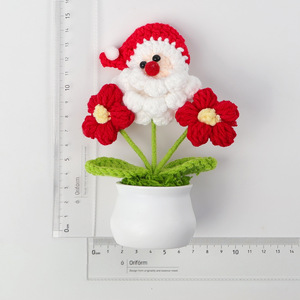 Nuevo Adorno Navideño de Ganchillo Hecho a Mano, Mini Maceta de Lana con Flores, Adornos de Coche de Papá Noel Terminados para Suministros Festivos - Product Image 2