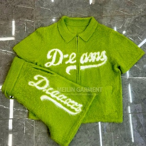 Ensemble de survêtement unisexe en mohair tricoté avec short et sweat à capuche zippé, personnalisable avec logo - Product Image 1
