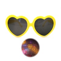 Lunettes de soleil personnalisées OEM en gros de Yiwu avec logo, effet de réfraction en forme de cœur, à prix abordable