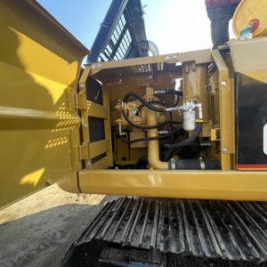 Vente flash : Excavatrice sur chenilles hydraulique Caterpillar CAT320BL d'occasion, pompe à aubes, 20 tonnes, machine de construction, faible nombre d'heures de travail - Product Image 6