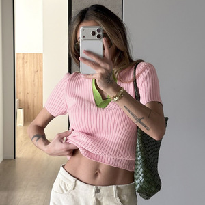 Polo côtelé à manches courtes pour femme, col rose et vert, coupe courte, été 2026 - Product Image 1