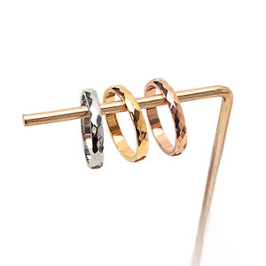 Anillo de Boda de Acero Inoxidable 316L Chapado en Oro Fino de 14k y 18k Que No Se Deslustra, para Hombre y Mujer - Product Image 6