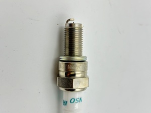 Bujía de iridio Denso 5363 IU27 OEM 99906910X9024, 670,4. 023,1 A, J4520IU27, 9900069835CR9, 9079320151 para BAJAJ BEAT , PULSAR - Product Image 4
