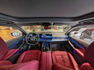 บีเอ็มดับเบิลยู ไอ5 2024 อีดรายฟ์ 40L เอ็กซ์ไดรฟ์ 50L 2024 อีดรายฟ์ 35L พรีเมียม เอ็ม สปอร์ต ลักชัวรี่ รถยนต์ไฟฟ้า บีเอ็มดับเบิลยู ไอ5 ไฟฟ้า ใหม่ ปี 2026 - Product Image 6