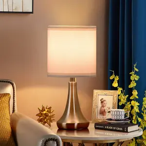 מנורת שולחן בקרת מגע 3 כיווניות לעמעום מנורות שולחן ליד המיטה מנורת לילה מודרנית לחדר שינה נורות LED כלולות סט של 2