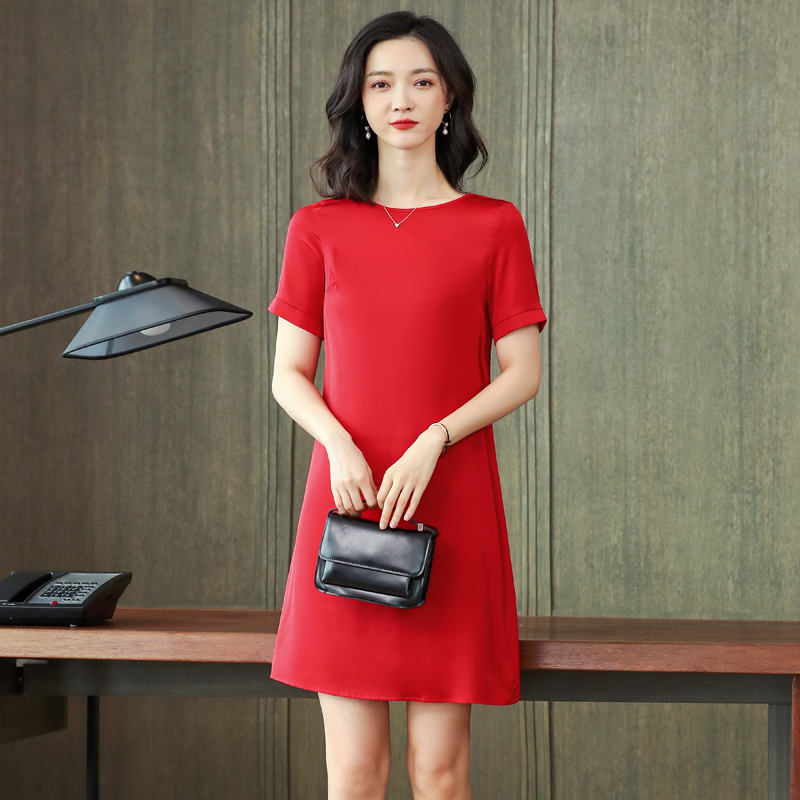 สีแดงไวน์