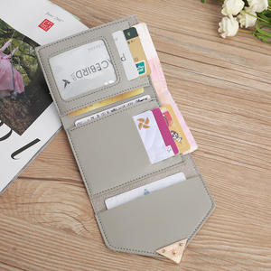 กระเป๋าสตางค์พีวีซีแฟชั่นใบเล็กสำหรับผู้หญิงกระเป๋าสตางค์ใส่เหรียญขนาดเล็กรูปหัวใจสั้น Z0021 - Product Image 6