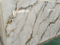 Dalles de pierre de quartz Calacatta au design moderne, durables et ignifuges, pour grands plans de travail de table à manger en quartz