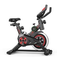 Vélo de spinning compact d'intérieur à transmission par courroie avec roues de transport, gain de place, réglable, pour fitness, vente en gros, personnalisable OEM
