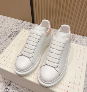 Chaussures de basket décontractées de luxe rétro à lacets et bout pointu en cuir véritable, semelle épaisse, doublure en coton, antidérapantes, de marque de créateur - Product Image 3