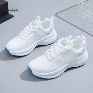 Chaussures de sport pour femmes en promotion – Logo personnalisé en usine, respirantes, légères, style classique, tendance mode à prix réduit - Product Image 1