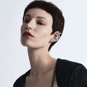 Nouveau produit est super cool, avec un design irrégulier et niche sans piercing d'oreille. C'est une boucle d'oreille à la mode - Product Image 6