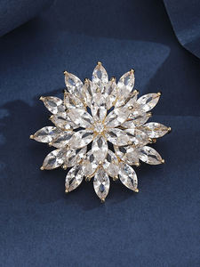 ロマンチックなデイリーウェア銅合金ブローチ象眼細工のジルコンと華麗なクリスタルフラワー繊細な光沢のあるアクセサリー - Product Image 4