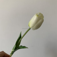 L823 Grosir Tulip Putih Real Touch Buatan Tangan Buket Bunga Palsu Realistis Batang Lembut Dapat Dicuci untuk Pernikahan Pesta Rumah