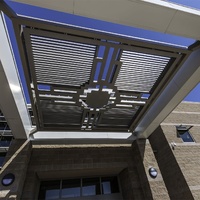 Pare-soleil extérieur en alliage d'aluminium de conception moderne sur mesure pour les espaces extérieurs verticaux et horizontaux
