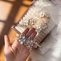 Peigne latéral fait main en alliage plaqué or avec strass et cristaux pour mariée, mariage, bal de promo, anniversaire, fiançailles