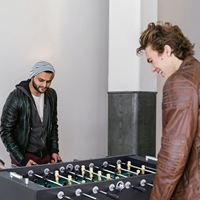 Table de jeu de football en bois Football Arcade avec niveleurs de jambes Table de baby-foot et balles pour adultes