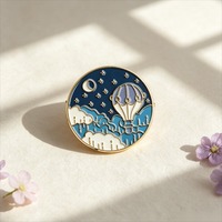 Broche émaillée en alliage de zinc, motif montgolfière ciel nocturne, lune, étoile et nuage, pour sac à dos, sac, chapeau, décoration ou cadeau