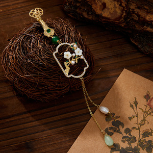 Muyu Plum Blossom Brooch For Cheongsam Hanfu Decoration Women Traditional Chinese Style Gold With Pearl Tassel - Product Image 4