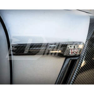 Emblema de Fibra de Carbono para Guardabarros de Nissan R35 GTR 2008-2026 - Product Image 2