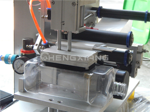 Etiquetadora Semiautomática de Pedal CX-BPT, Compacta para Botellas Redondas, Altura Ajustable - Product Image 5