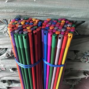 Trung Quốc Nhà Máy Nhà cung cấp của giá rẻ 2.2x120cm bằng gỗ lau Stick với hoa thiết kế Pet nhựa Chổi đầu cho hộ gia đình vườn Cleaner - Product Image 6