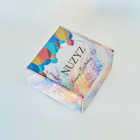 Boîte cadeau en carton ondulé personnalisable, impression UV quadricolore recto-verso, design pliable, pelliculage mat, estampage à chaud