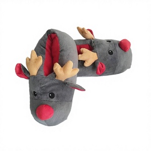 Chaussons d'intérieur en peluche pour femmes et hommes, design mignon de rennes de Noël, antidérapants, pour l'hiver et l'automne, en coton. - Product Image 4