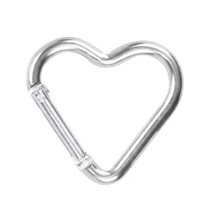 ตะขอเกี่ยวพวงกุญแจคาราบินาแบบสปริงรูปหัวใจทำจากอลูมิเนียม