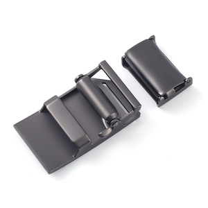 L'usine de boucles de ceinture de Dongguan traite les boucles de ceinture en alliage de zinc, personnalise le LOGO, épaissit et rend les boucles résistantes à l'usure. - Product Image 3