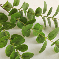 Branches de feuilles d'eucalyptus artificielles au toucher réaliste, feuilles vertes, tiges de feuilles pour la décoration de mariage, de fête à domicile, de table, haute qualité