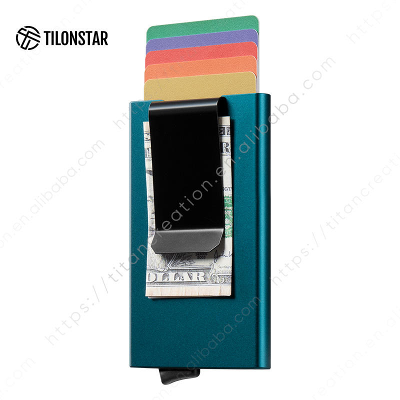 สีเขียวมรกต